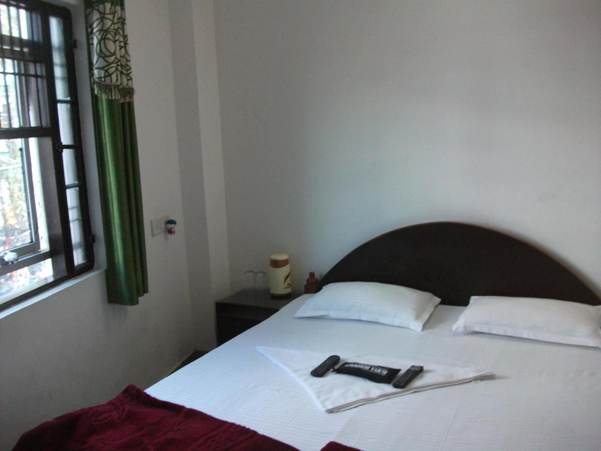 Surya Residency Paying Guest House Varanasi Exterior foto